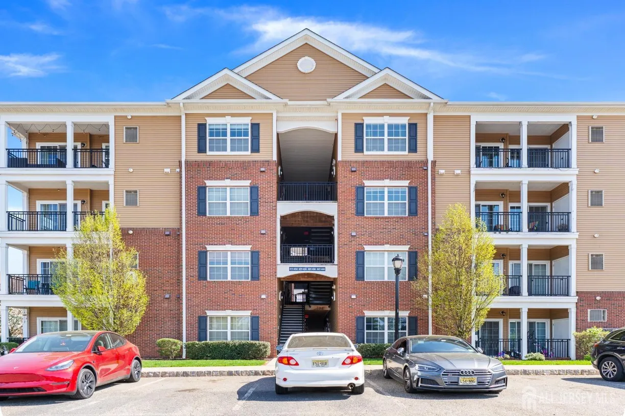 Central NJ/Bucks County, PA Real Estate | View 434 Micali Way | 2 Beds, 2 Baths