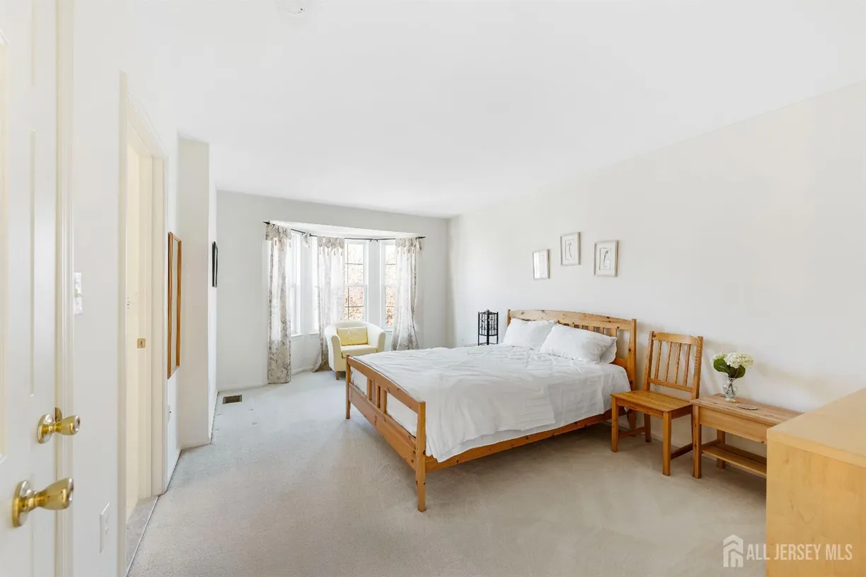 Central NJ/Bucks County, PA Real Estate | View 402 Canterbury Way | 2 Beds, 2 Baths