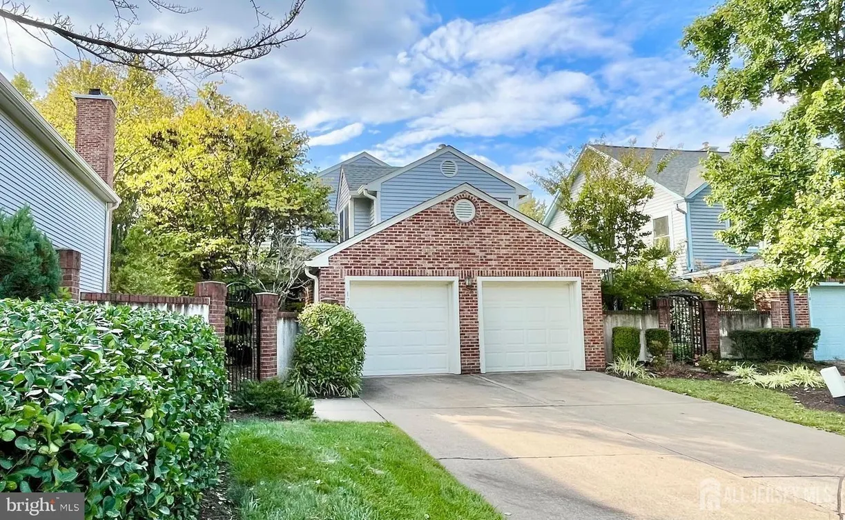 Central NJ/Bucks County, PA Real Estate | View 17 stonebridge Lane | 3 Beds, 2 Baths