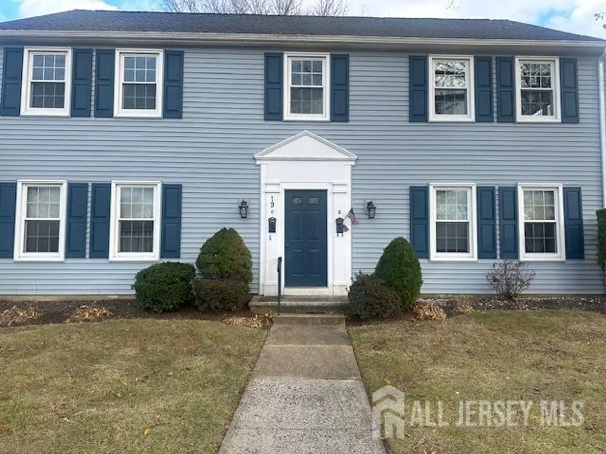 Central NJ/Bucks County, PA Real Estate | View 19 Rossmoor Drive | 2 Beds, 1 Bath