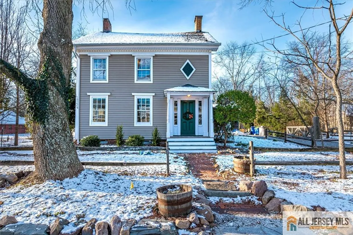 Central NJ/Bucks County, PA Real Estate | View 1036 Route 28 Avenue | 3 Beds, 2 Baths