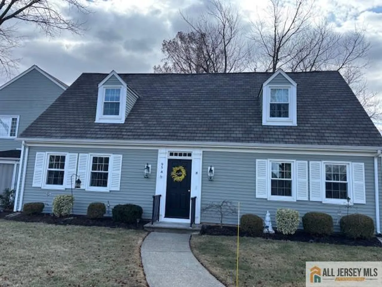 Central NJ/Bucks County, PA Real Estate | View 95 Gloucester Way, N | 1 Bed, 1 Bath