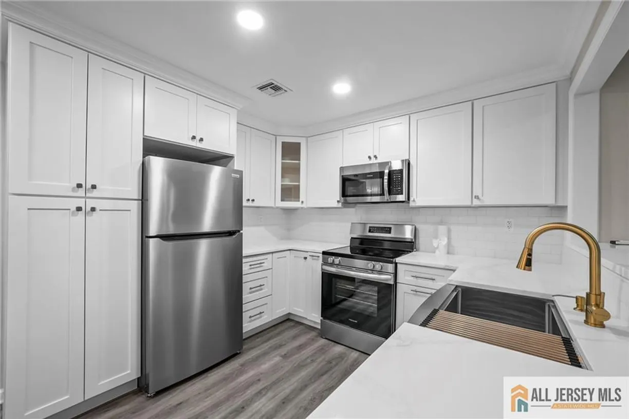 Central NJ/Bucks County, PA Real Estate | View 284 Tabor Road, 284B | Listing