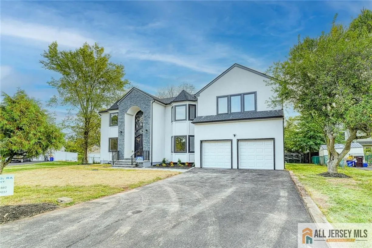 Central NJ/Bucks County, PA Real Estate | View 6 Jennifer Court | Listing