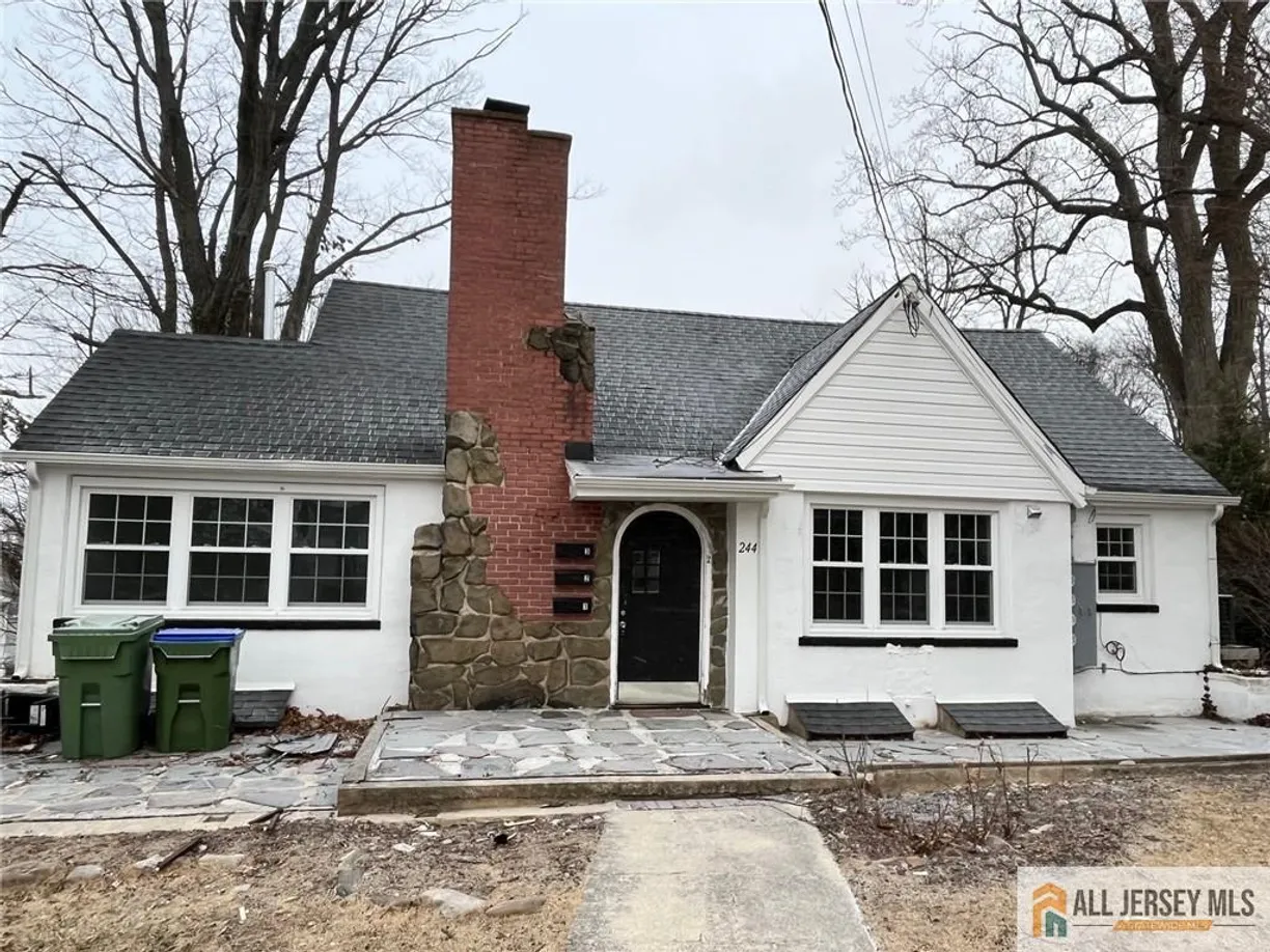Central NJ/Bucks County, PA Real Estate | View 244 Grandview Avenue | 2 Beds, 1 Bath