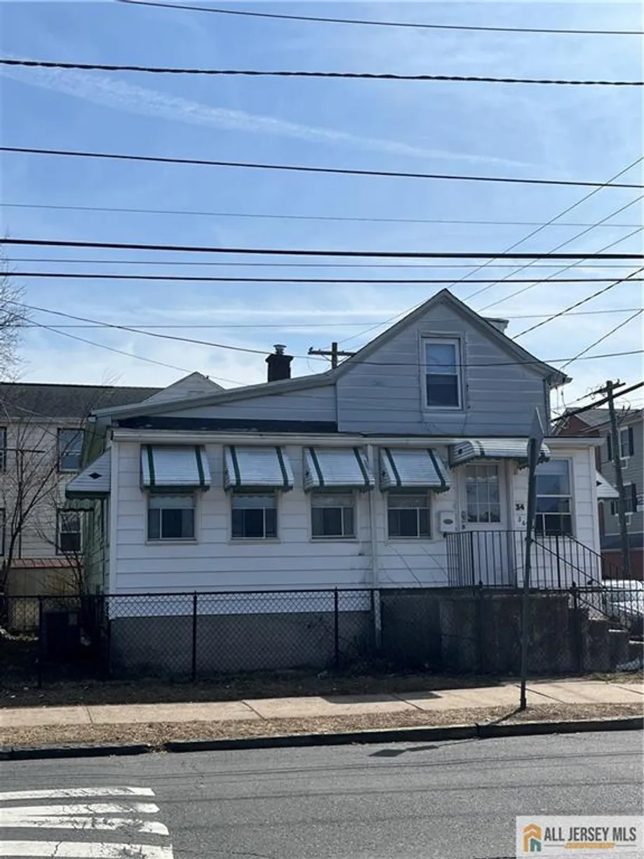 Central NJ/Bucks County, PA Real Estate | View 34 Bartlett Street | 3 Beds, 1 Bath