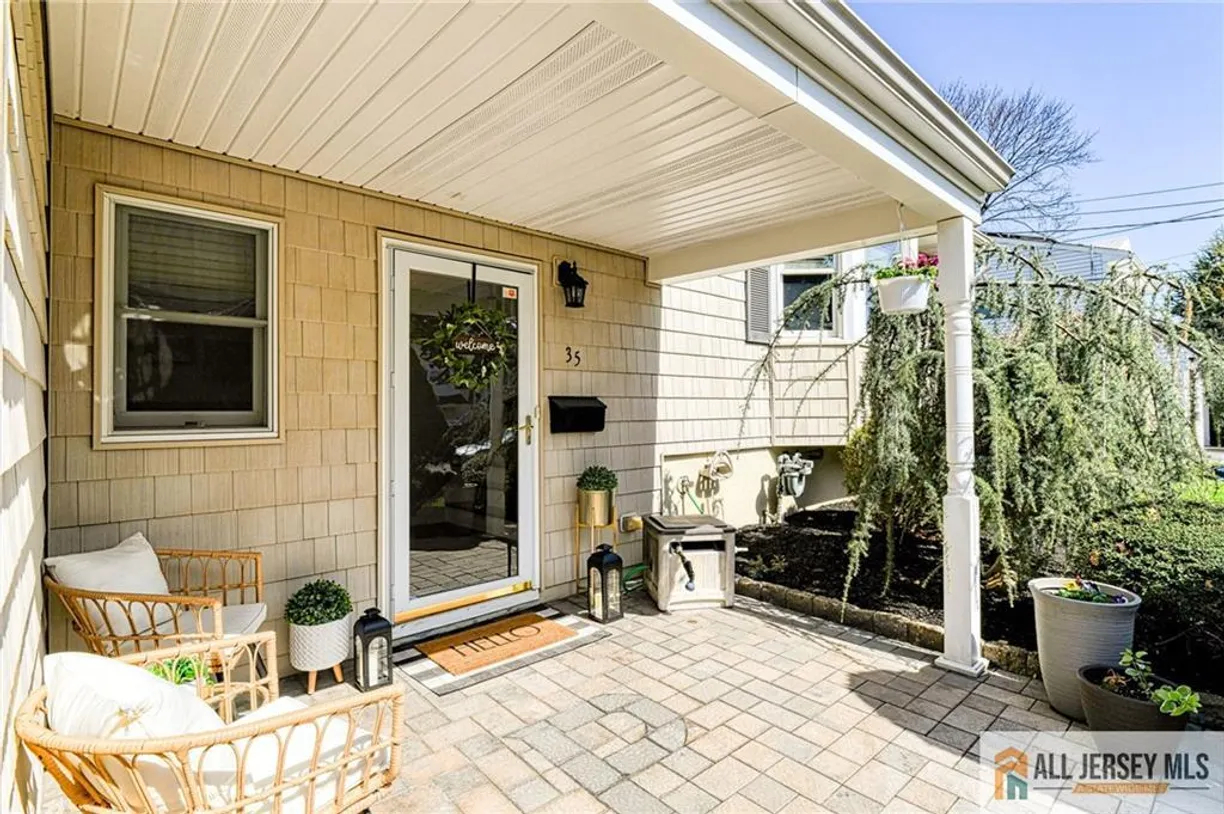 Central NJ/Bucks County, PA Real Estate | View 35 Outcalt Road | Listing