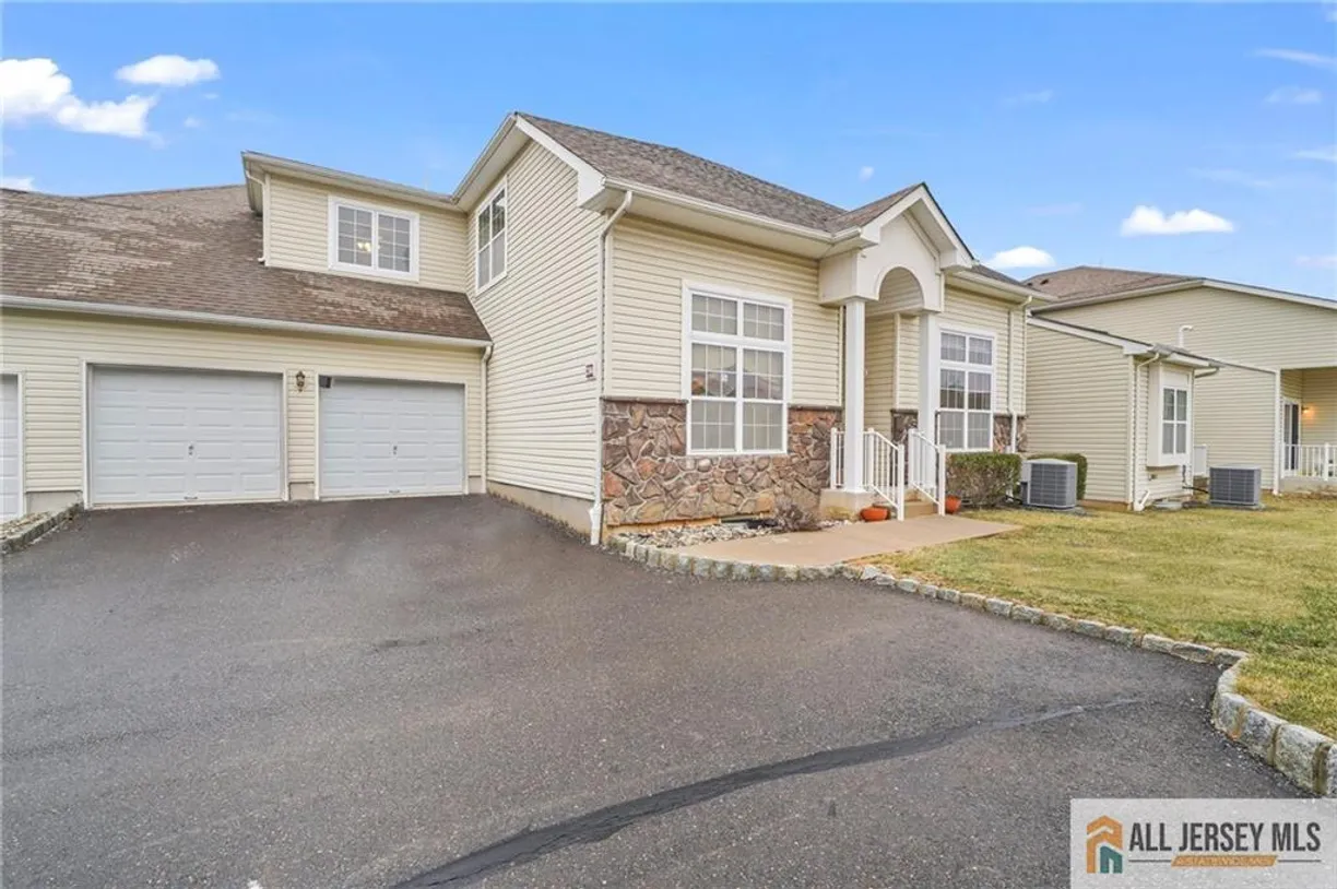 Central NJ/Bucks County, PA Real Estate | View 2304 Schindler Drive | 3 Beds, 2 Baths