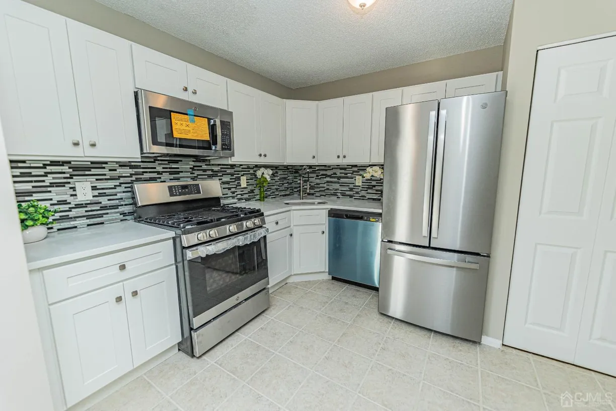 142 Darwin Lane, North Brunswick, NJ 08902 Property for rent