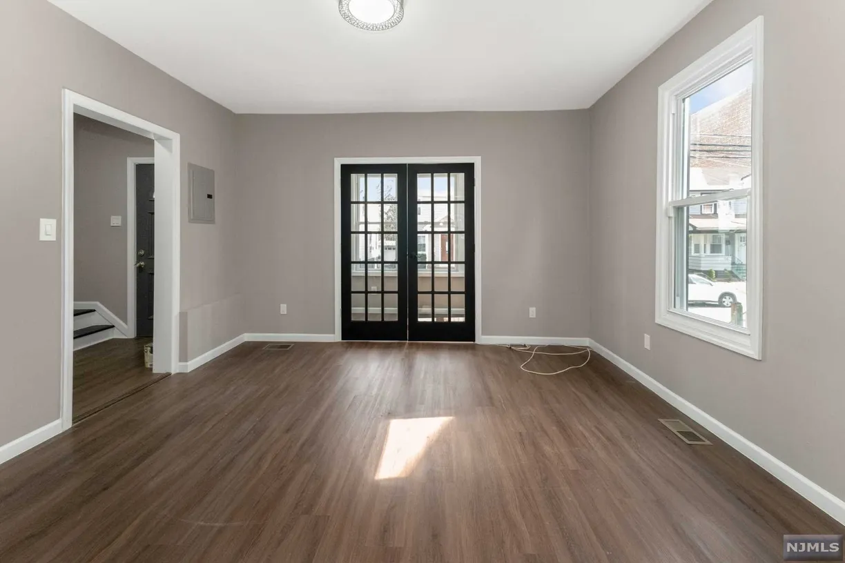 Jersey City/Hoboken Real Estate | View 31 Halstead | Listing