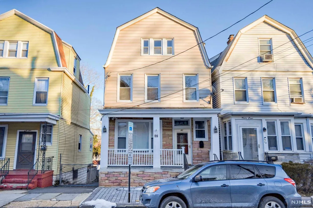 Jersey City/Hoboken Real Estate | View 40 Newton | 4 Beds, 3 Baths