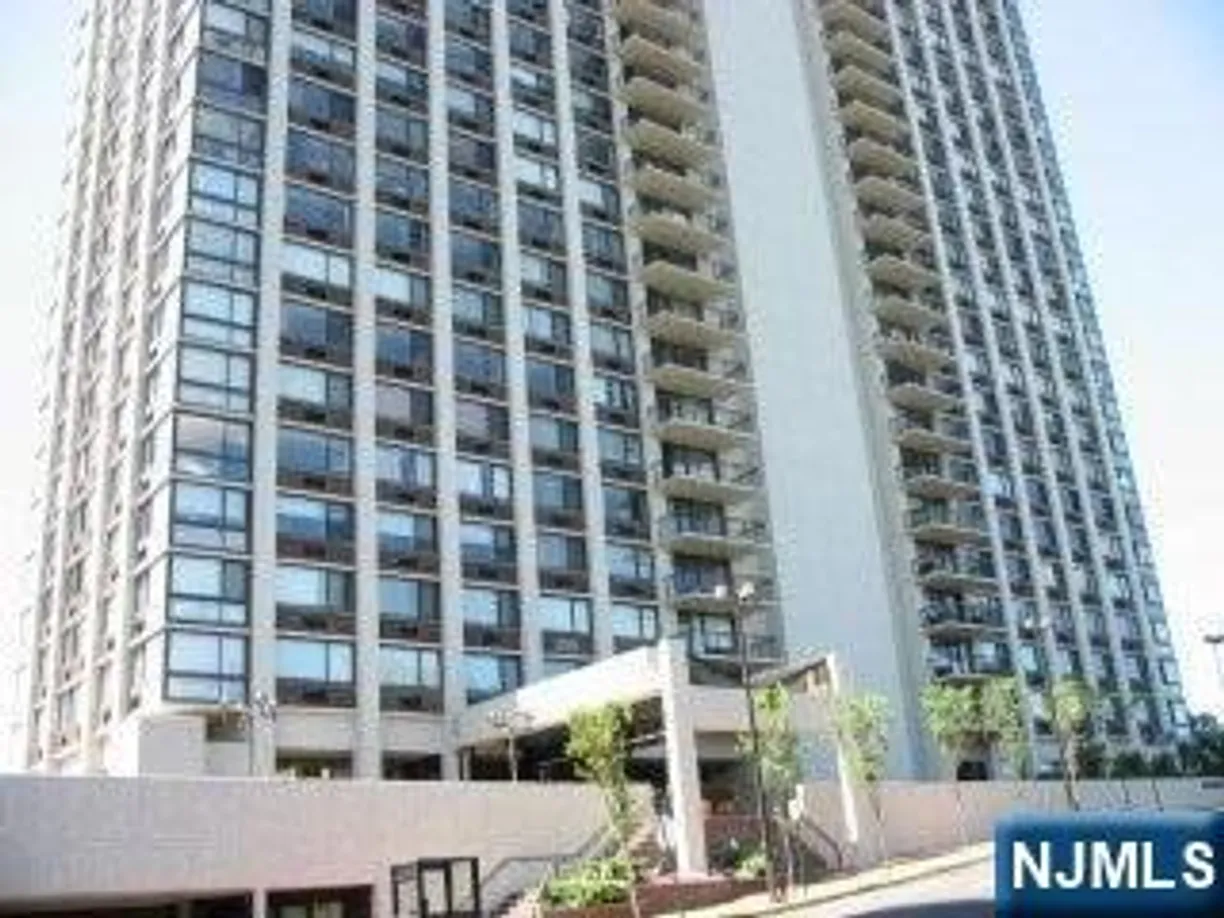 Bergen County Real Estate | View 200 Old Palisade, TH6 | 2 Beds, 2 Baths