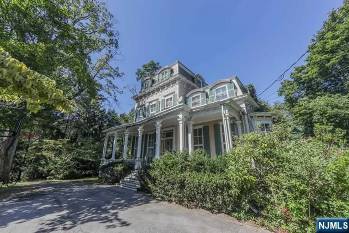 Bergen County Real Estate | View 711 Broadway | 7 Beds, 4 Baths