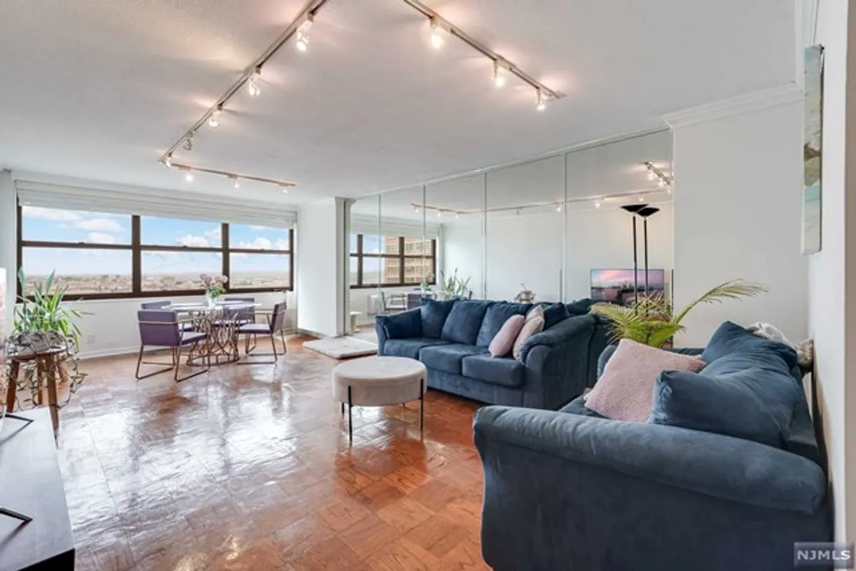 Jersey City/Hoboken Real Estate | View 7004 Boulevard East, 37F | 2 Beds, 2 Baths