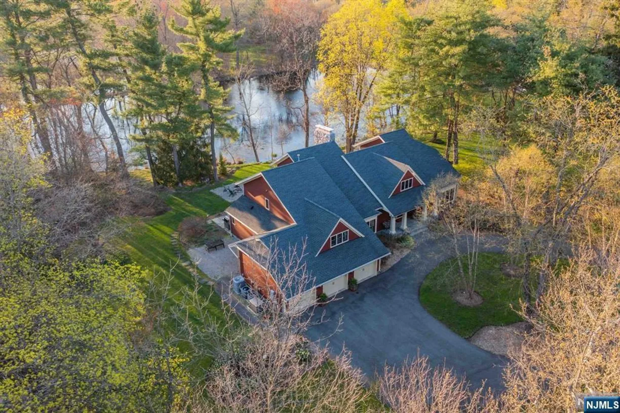 Bergen County Real Estate | View 5 Halifax | 4 Beds, 3 Baths