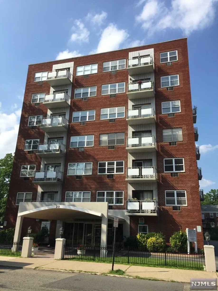 Bergen County Real Estate | View 20 Jefferson, D10 | 1 Bed, 1 Bath