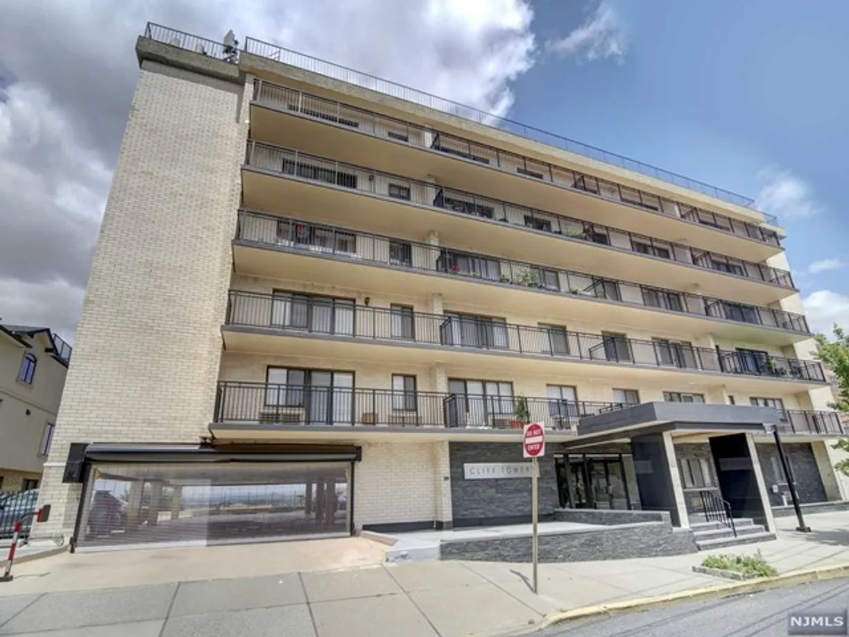 Bergen County Real Estate | View 233 12th, 3C | 1 Bed, 1 Bath