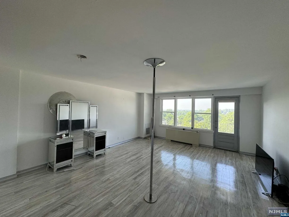 Jersey City/Hoboken Real Estate | View 285 Aycrigg, 10H | Listing