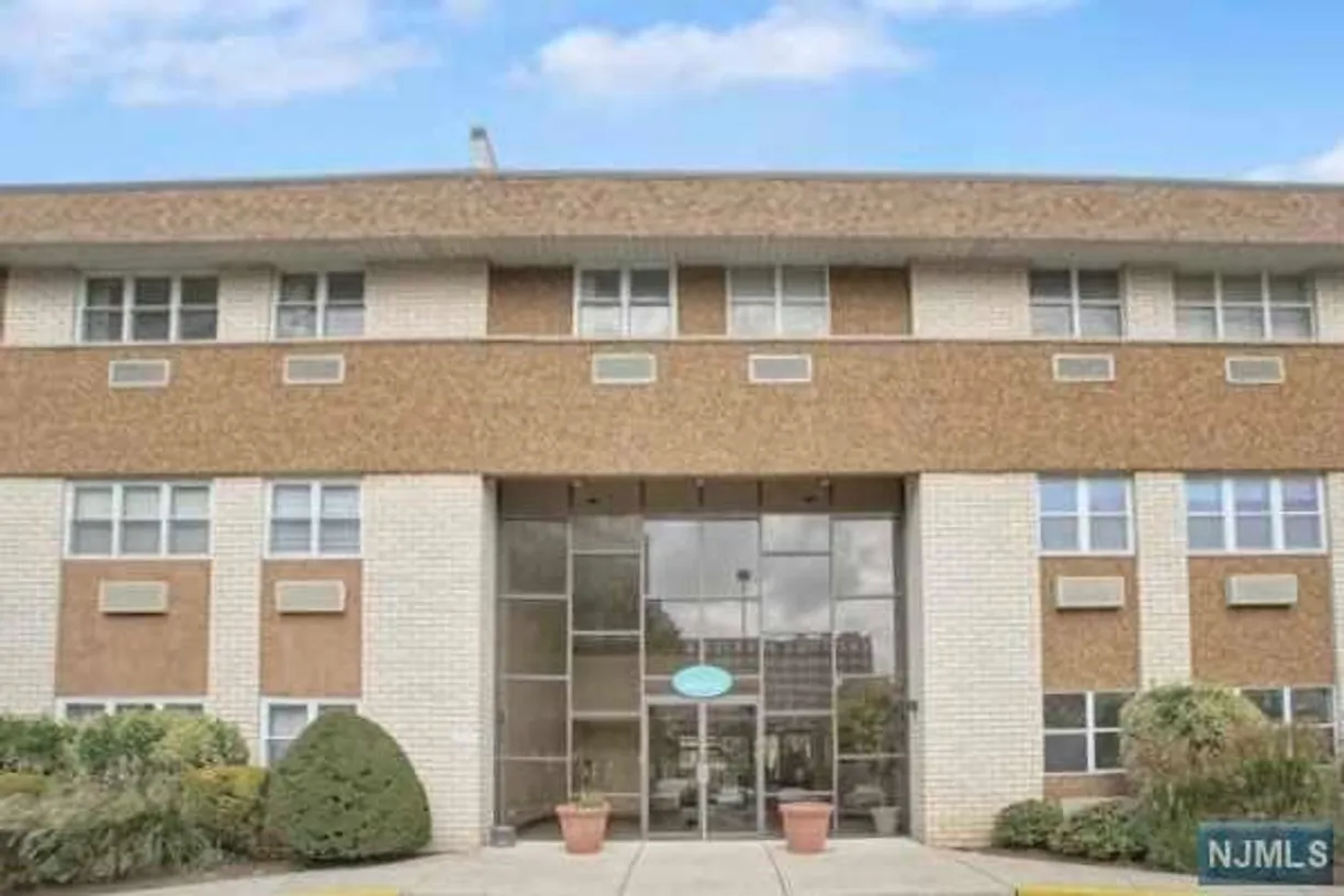 Bergen County Real Estate | View 1111 River, E15 | 2 Beds, 2 Baths