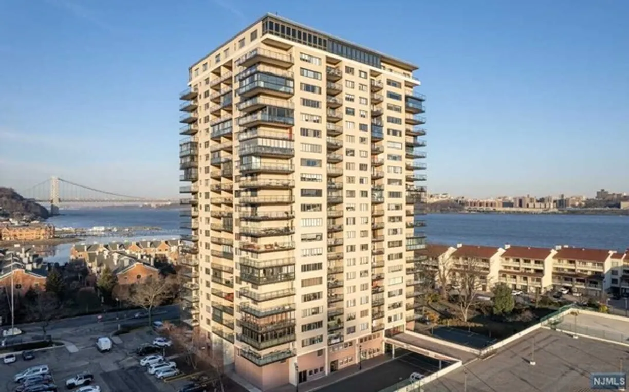 Bergen County Real Estate | View 1203 River, 10K | 1 Bed, 1 Bath