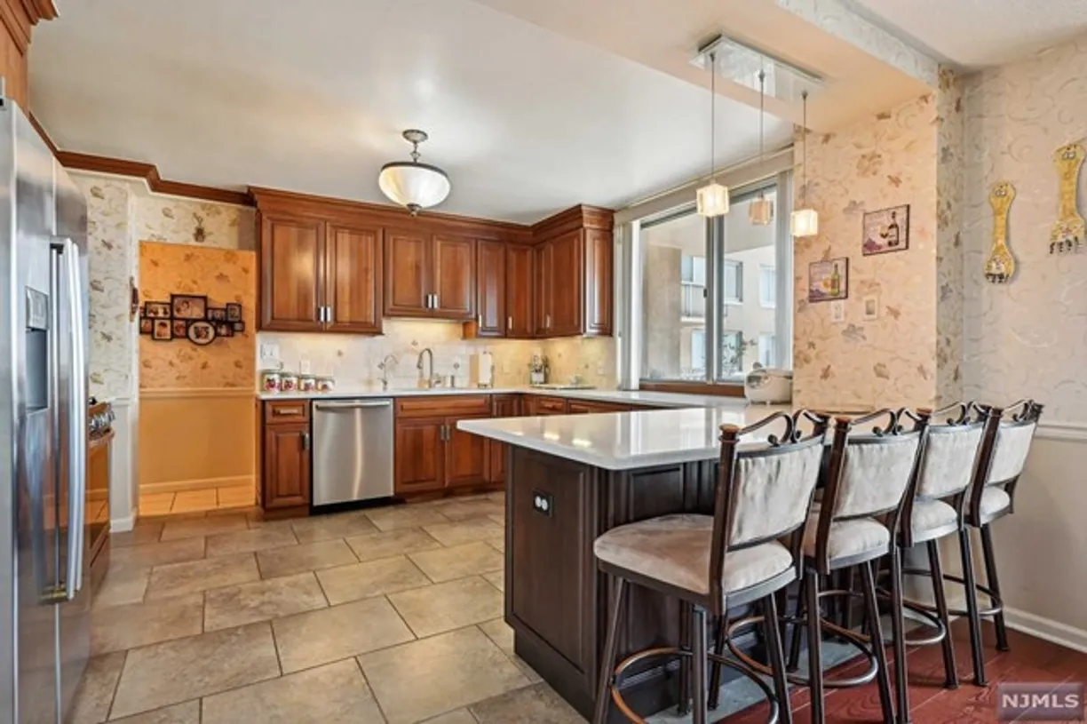 Bergen County Real Estate | View 2150 Center, 11-H | 2 Beds, 2 Baths