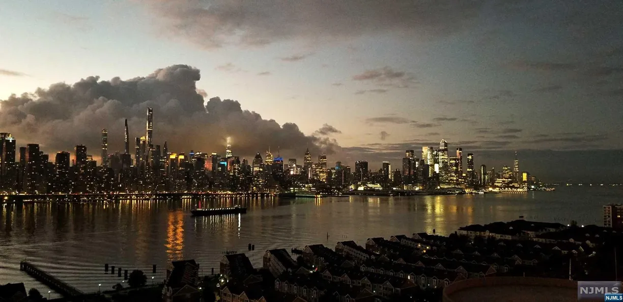 Jersey City/Hoboken Real Estate | View 6600 Boulevard East, 11E | 2 Beds, 1 Bath