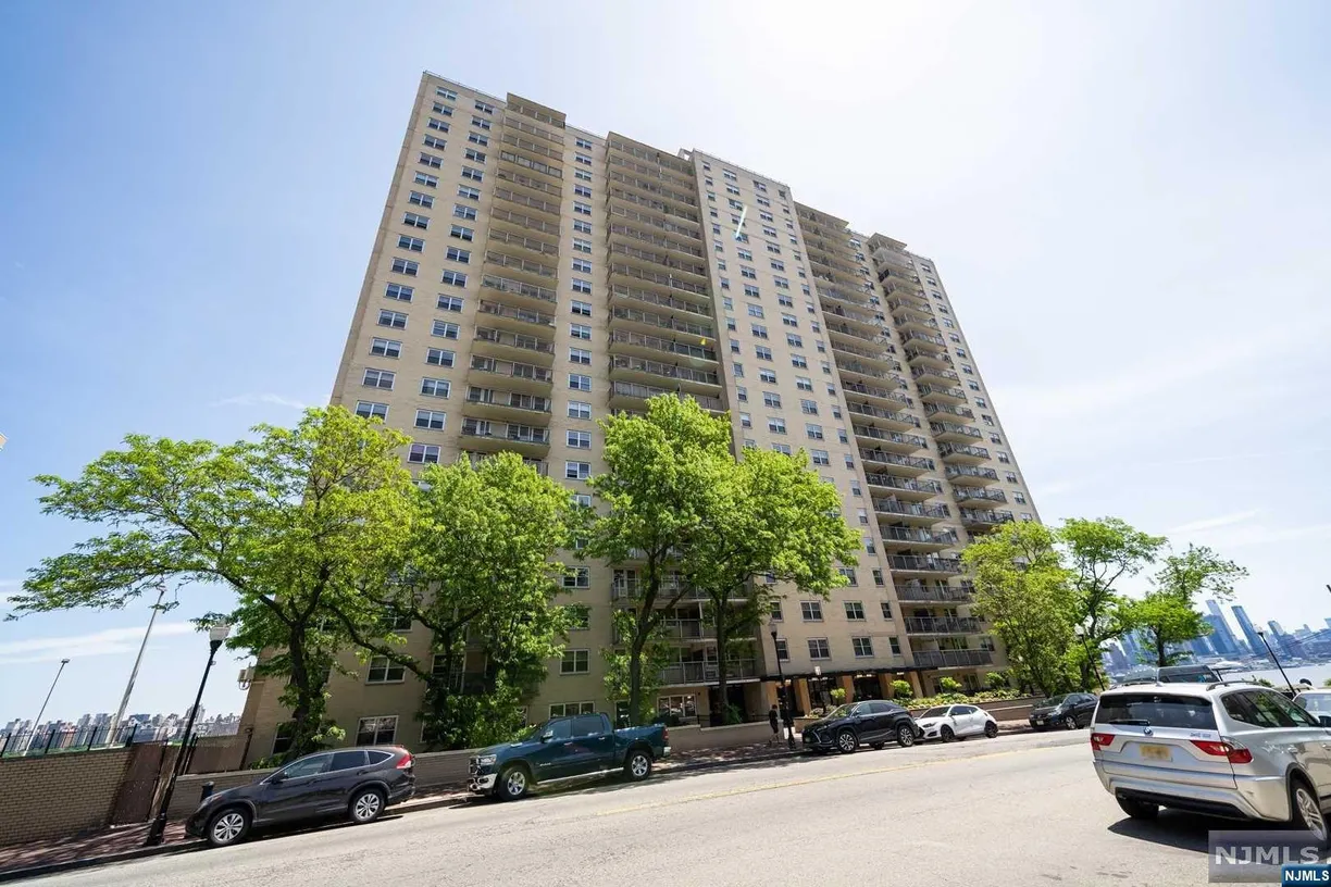 Jersey City/Hoboken Real Estate | View 6600 Boulevard East, 11E | Listing
