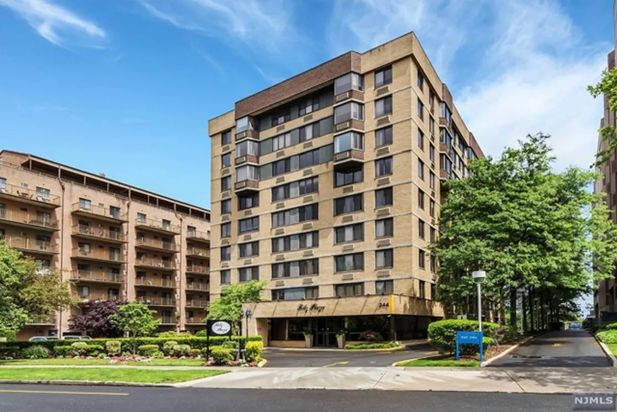 Bergen County Real Estate | View 344 Prospect, 5 D | 2 Beds, 2 Baths