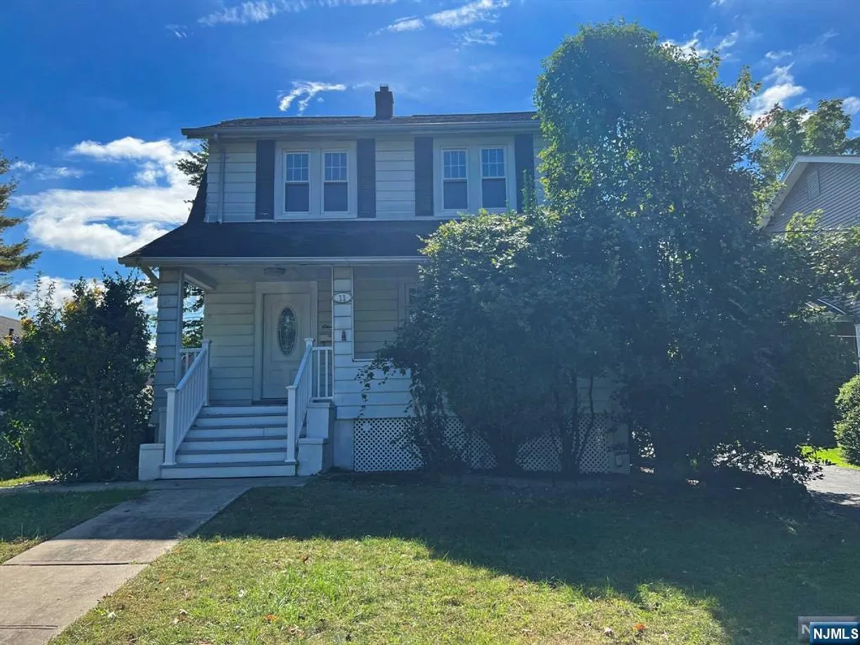 Bergen County Real Estate | View 11 Poplar | 4 Beds, 2 Baths