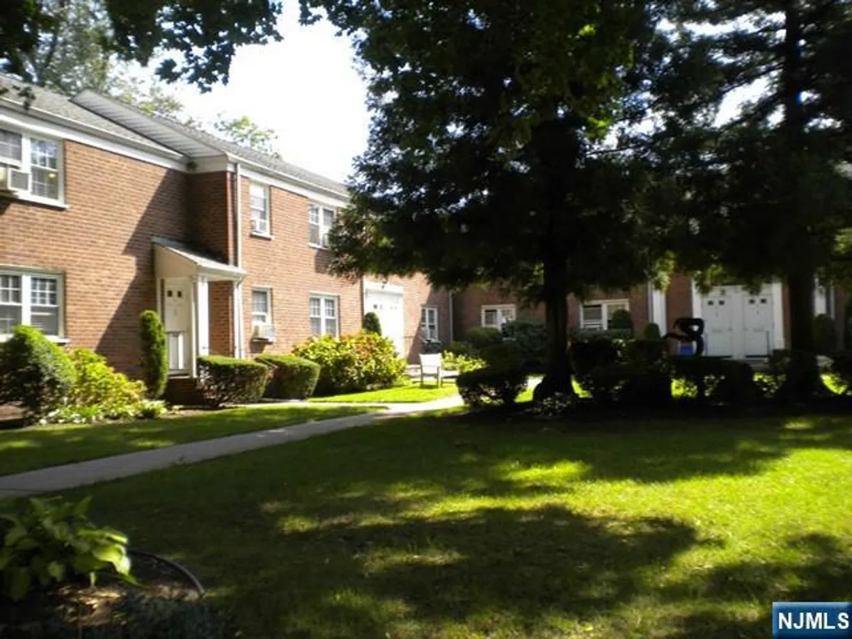Bergen County Real Estate | View 100 Huguenot, 1 B | Listing
