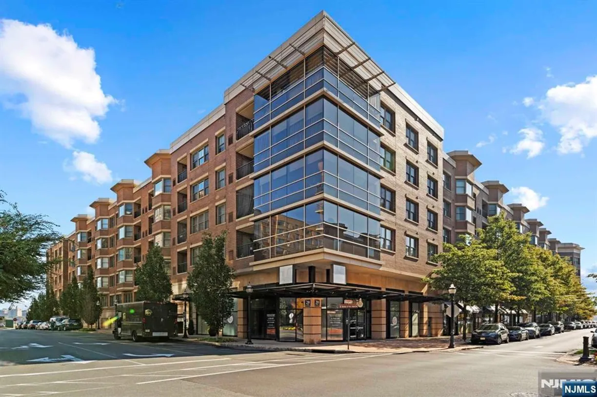 Jersey City/Hoboken Real Estate | View 20 Ave At Port Imperial, 223 | 2 Beds, 1 Bath