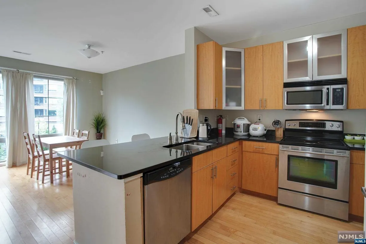 Jersey City/Hoboken Real Estate | View 24 Ave At Port Imperial, 116 | 2 Beds, 3 Baths