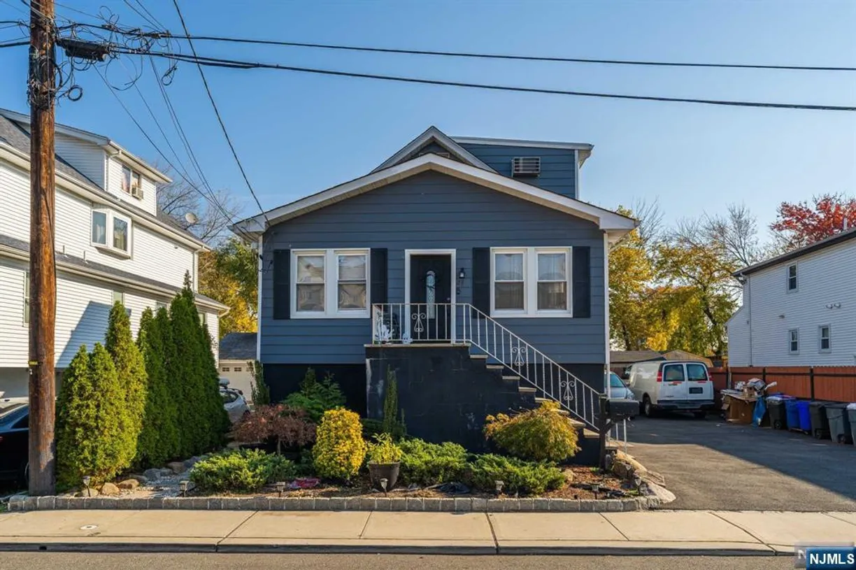 Bergen County Real Estate | View 28 Sabina | 3 Baths