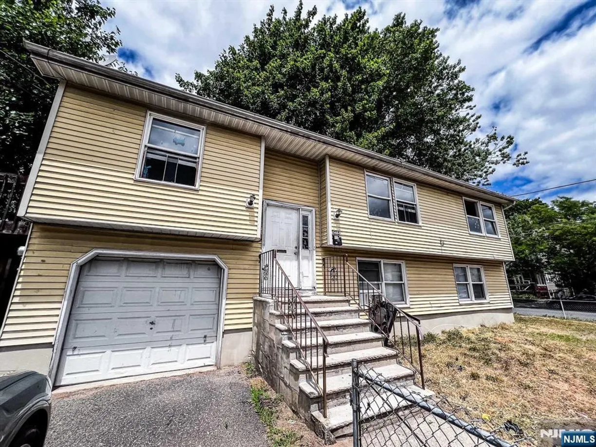 Jersey City/Hoboken Real Estate | View 678-680 23rd | 3 Baths