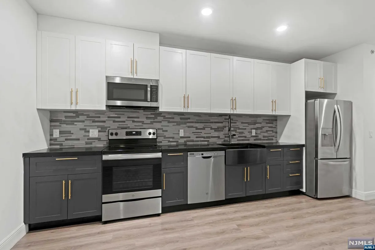 Jersey City/Hoboken Real Estate | View 211 Baldwin, 606 | Listing