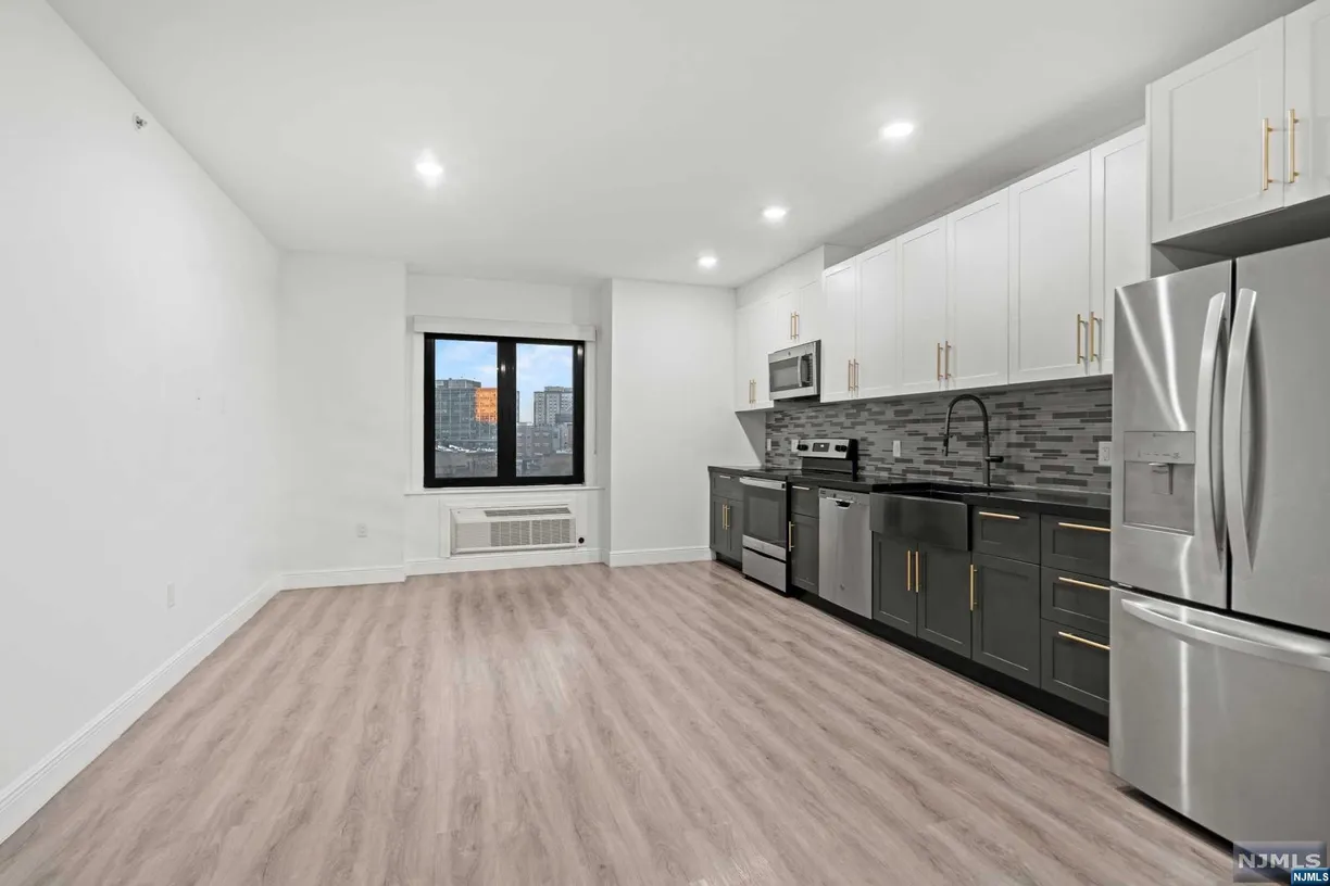 Jersey City/Hoboken Real Estate | View 211 Baldwin, 606 | 1 Bed, 1 Bath