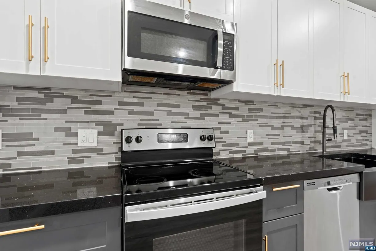 Jersey City/Hoboken Real Estate | View 211 Baldwin, 606 | Listing