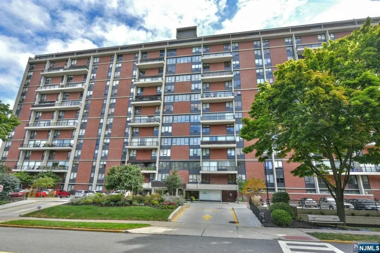 Bergen County Real Estate | View 4 Horizon, 601 | 2 Beds, 2 Baths