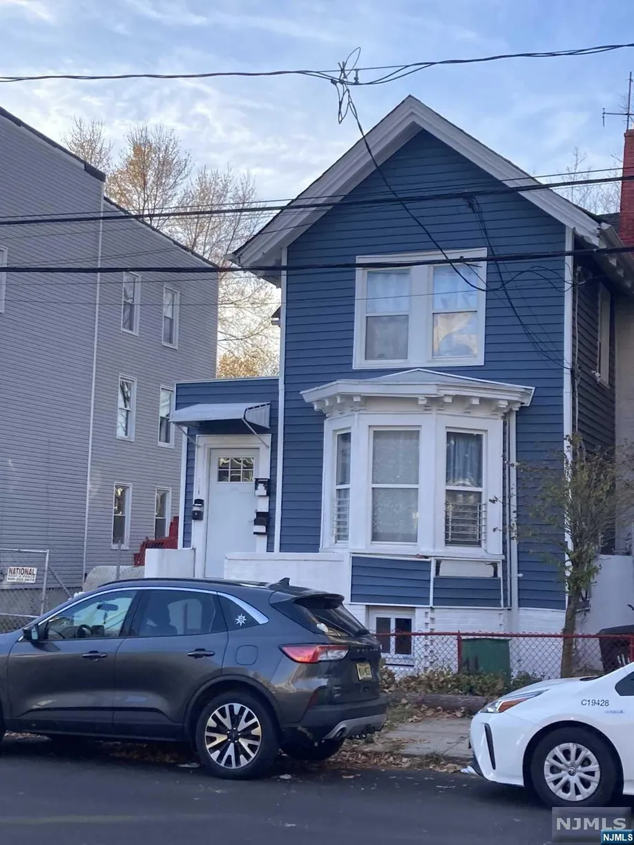 Jersey City/Hoboken Real Estate | View 111 Ridgewood | 3 Baths