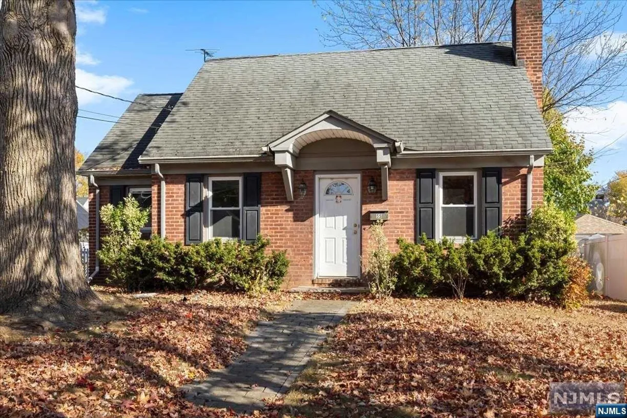 Bergen County Real Estate | View 55 Colonial | 3 Beds, 2 Baths