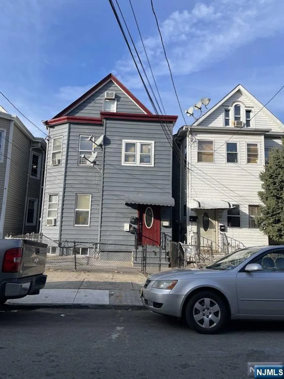 Jersey City/Hoboken Real Estate | View 32 Jackson | Listing