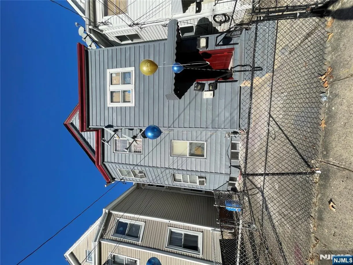 Jersey City/Hoboken Real Estate | View 32 Jackson | Listing