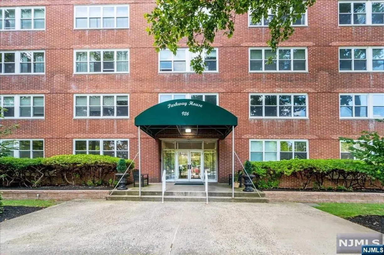 Jersey City/Hoboken Real Estate | View 926 Bloomfield, 1L | 1 Bed, 1 Bath