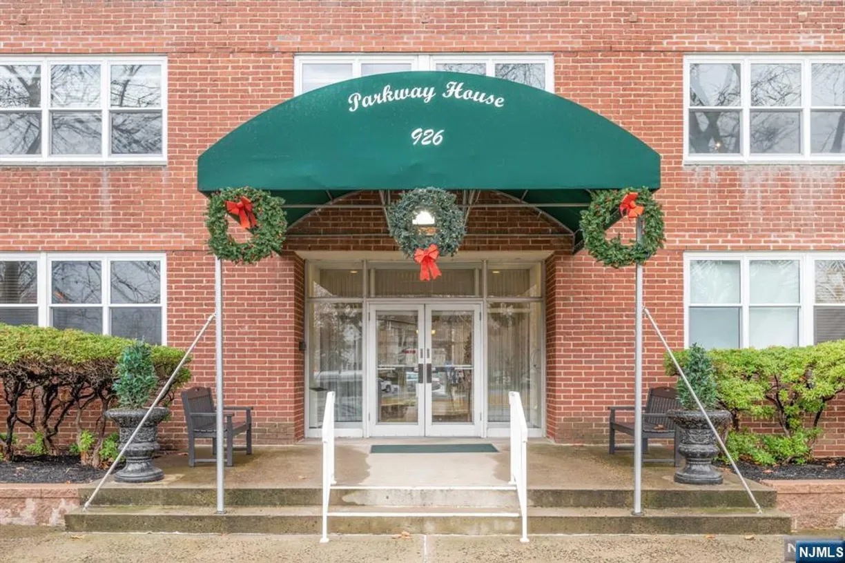 Jersey City/Hoboken Real Estate | View 926 Bloomfield, 3A | 2 Beds, 2 Baths