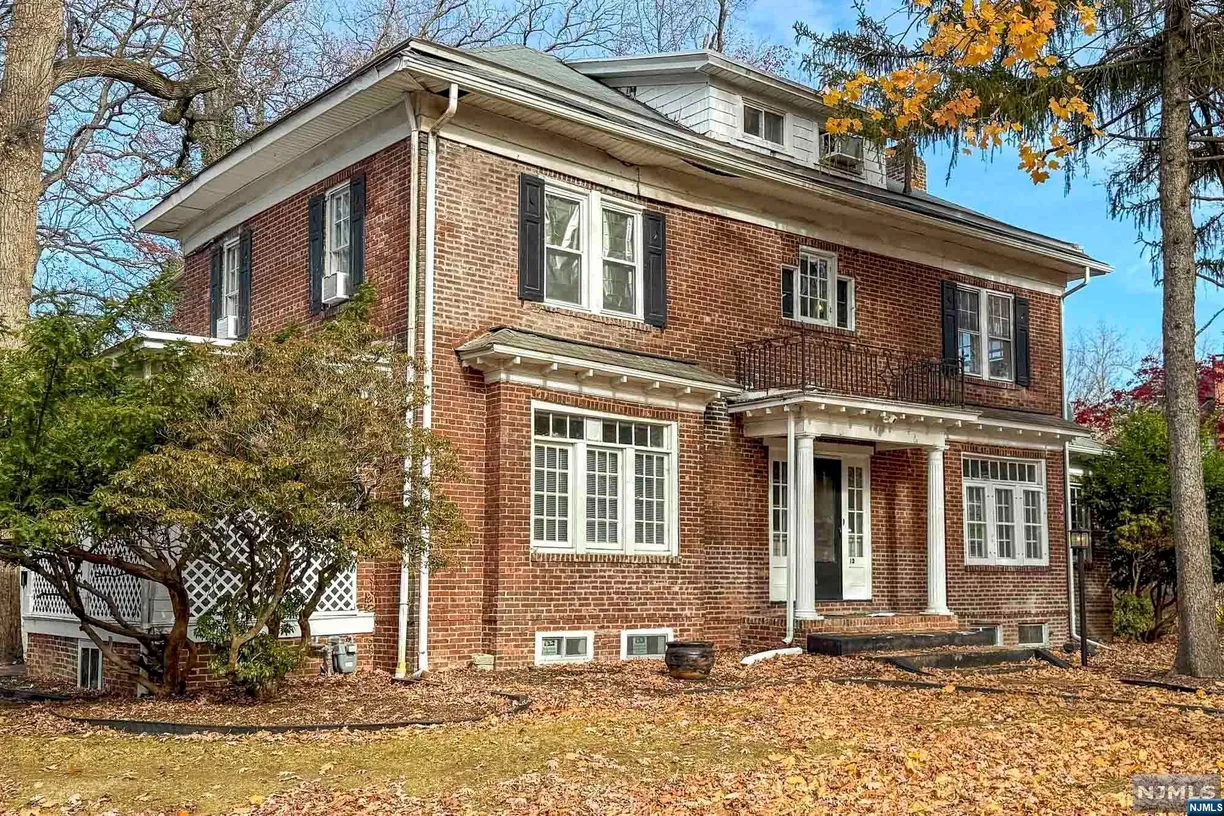 Jersey City/Hoboken Real Estate | View 10 Whittier | Listing