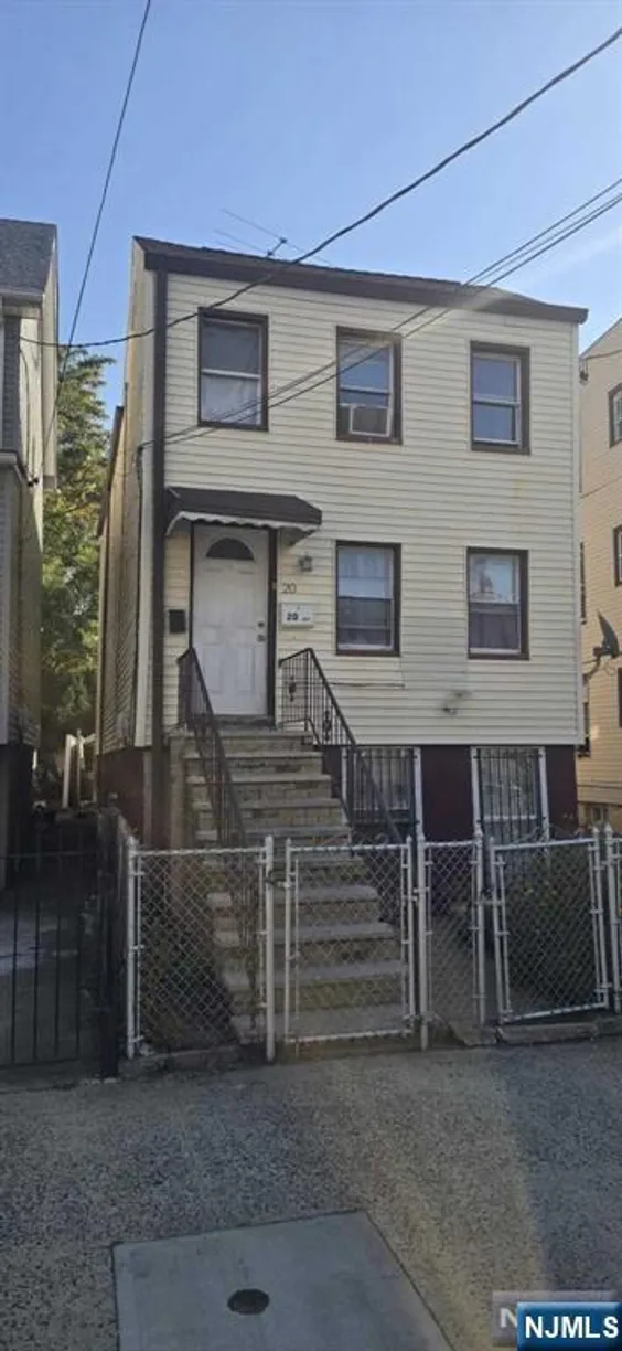 Jersey City/Hoboken Real Estate | View 20 Long | 3 Baths