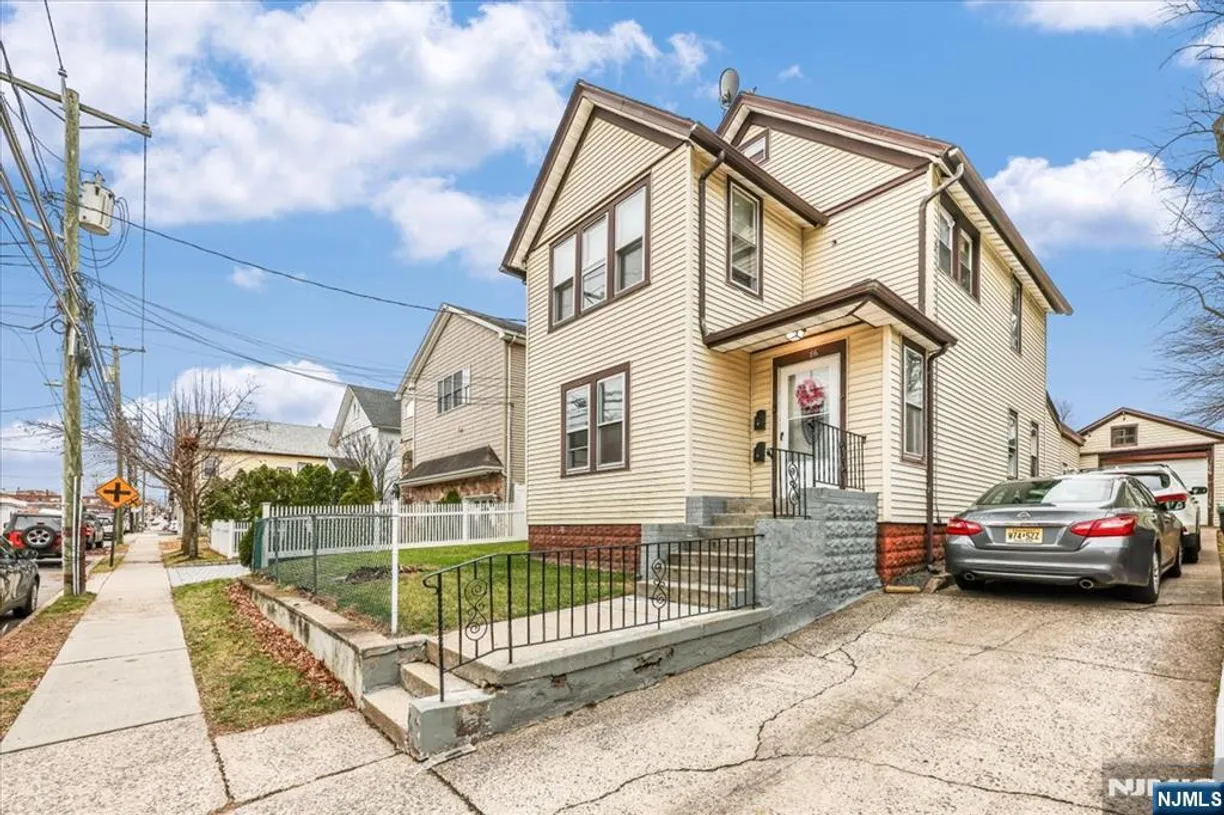 Bergen County Real Estate | View 86 Main | 3 Beds, 1 Bath