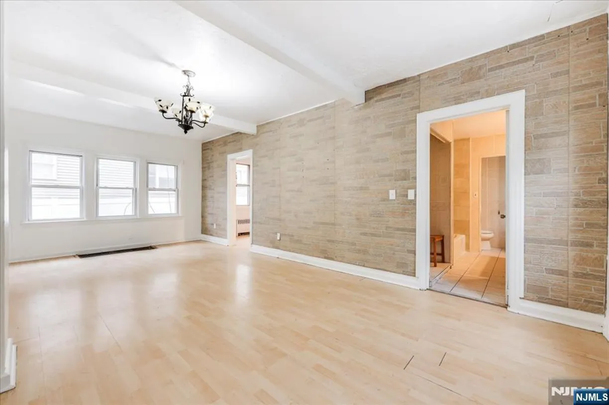 Bergen County Real Estate | View 86 Main | Listing
