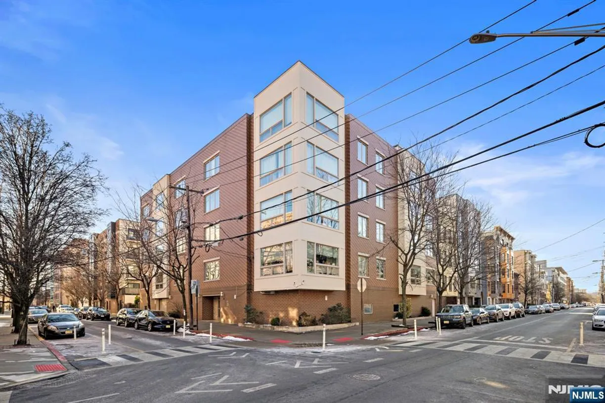 Jersey City/Hoboken Real Estate | View 635 6th, 4A | 2 Beds, 2 Baths