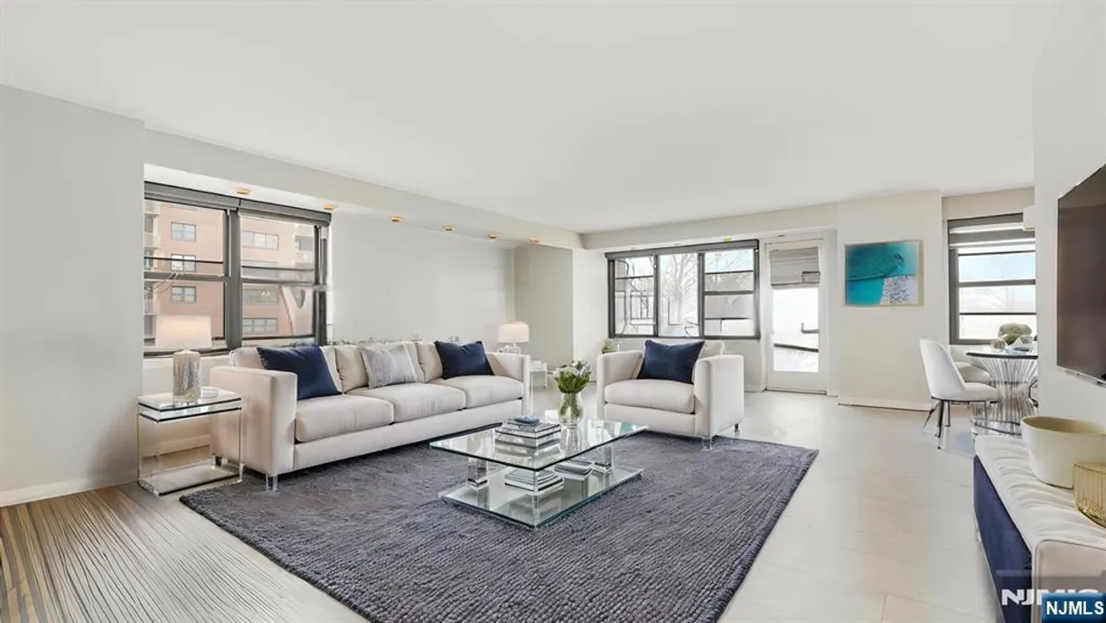 Jersey City/Hoboken Real Estate | View 285 Aycrigg, 5K | 3 Beds, 2 Baths